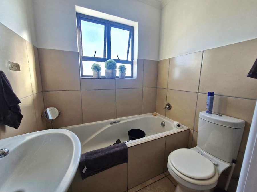 2 Bedroom Property for Sale in Amandelsig Western Cape